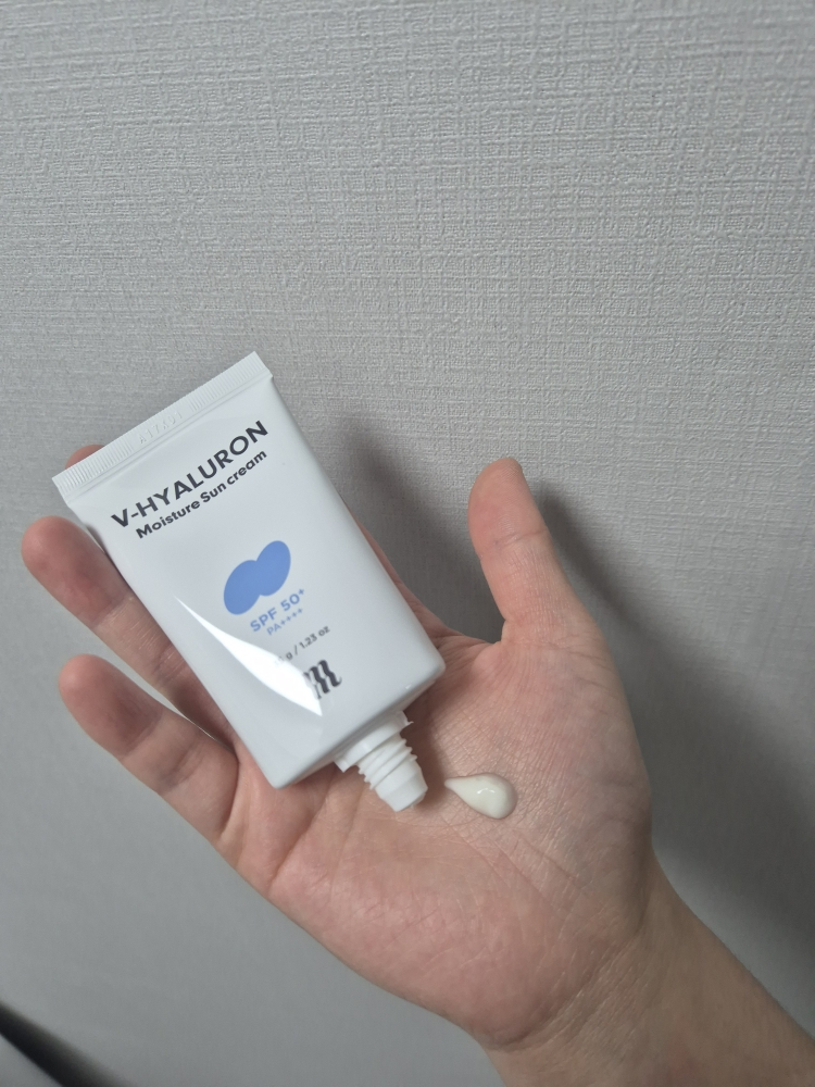 머지 (MERZY) 브이 히알루론산 수분 선크림 [SPF50+/PA++++] review image