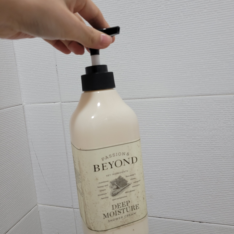 BEYOND 深层保湿滋养沐浴露 common.review image
