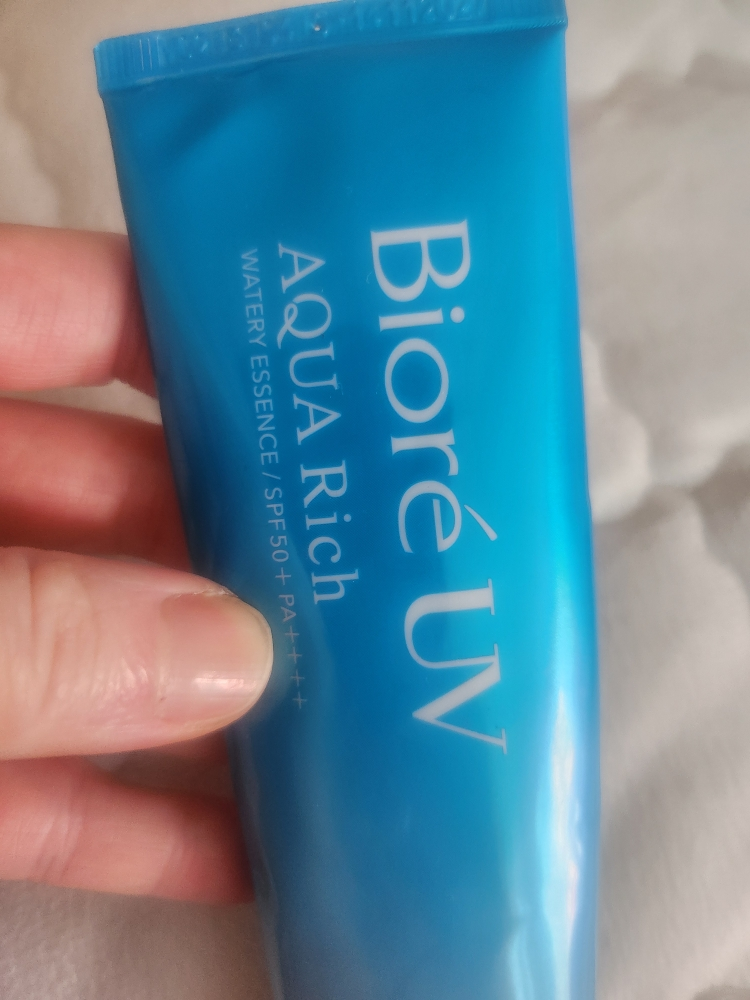 UVアクアリッチウォーターリーエッセンス [SPF50+/PA++++]のリアルなユーザー写真