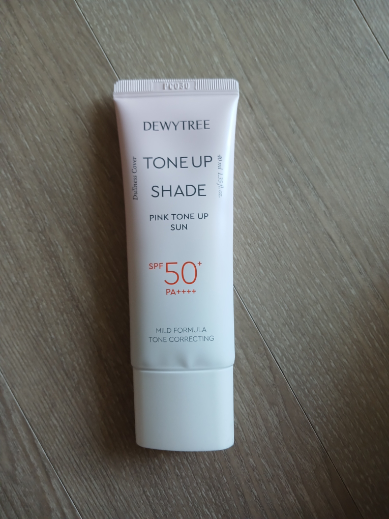 Real user review photo of TONE UP  SHADE [SPF50+/PA++++] [PINK TONE UP SUN]