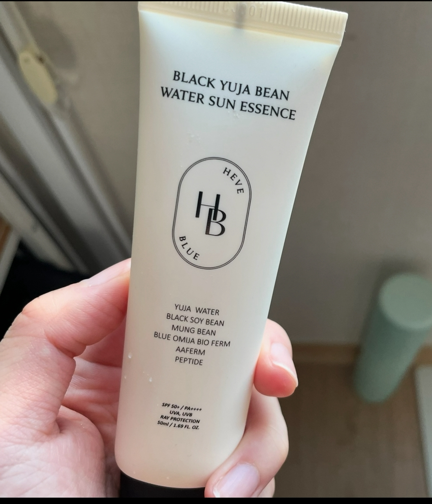 HEVEBLUE Black Yuzu Bean Water Sun Essence [SPF50+/PA++++] review image