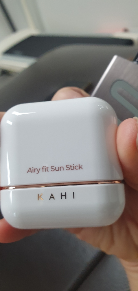 KAHI CC霜 亮采修颜唇膏 [SPF50+/PA++++] common.review image