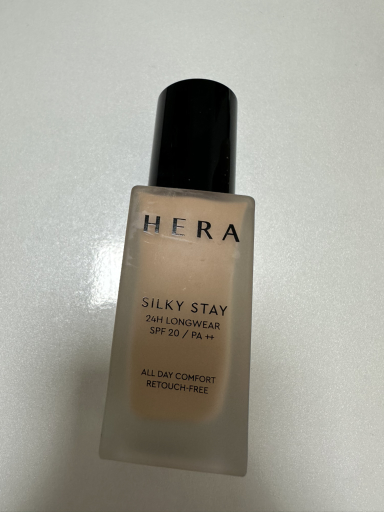 헤라 (HERA) 실키 스테이 24H 롱웨어 파운데이션 [SPF20/PA++] [23N1 베이지] review image