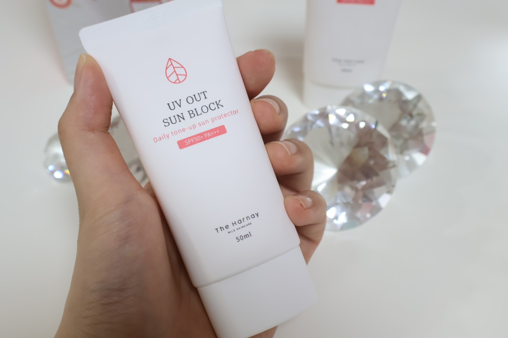 더하르나이 (The Harnay) 유브이아웃 톤업 선크림 [SPF50+/PA+++] review image