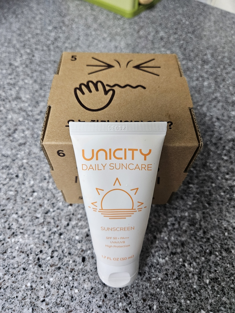 ユニシティ (UNICITY) デイリーサンケア [SPF50+/PA+++] 口コミ | ファへ