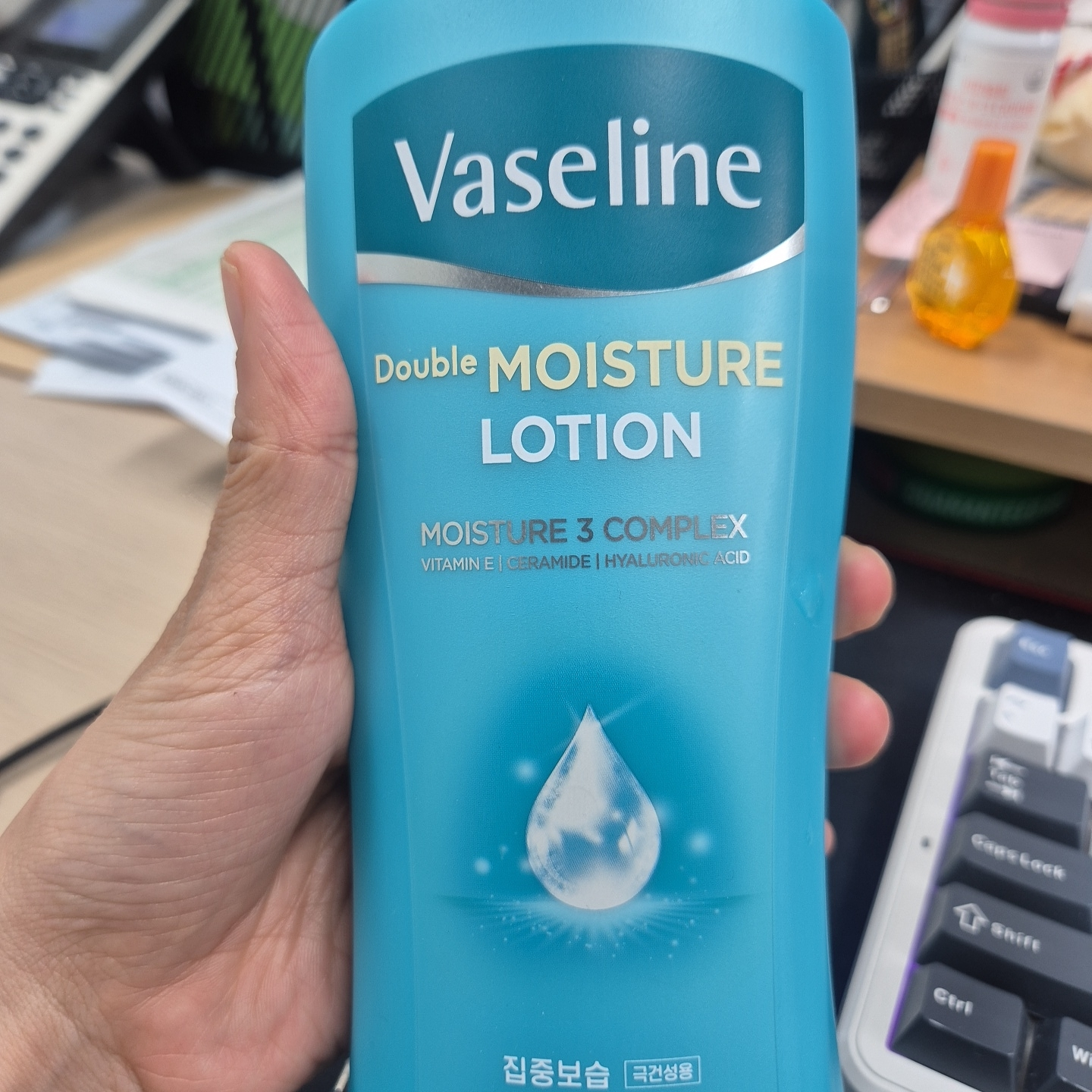 바세린 (Vaseline) 데일리 모이스처 바디로션 review image
