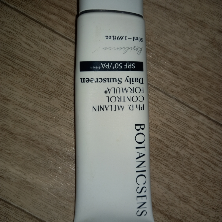 보타닉센스 (Botanicsens) 멜라닌 선스크린 [SPF50+/PA++++] review image