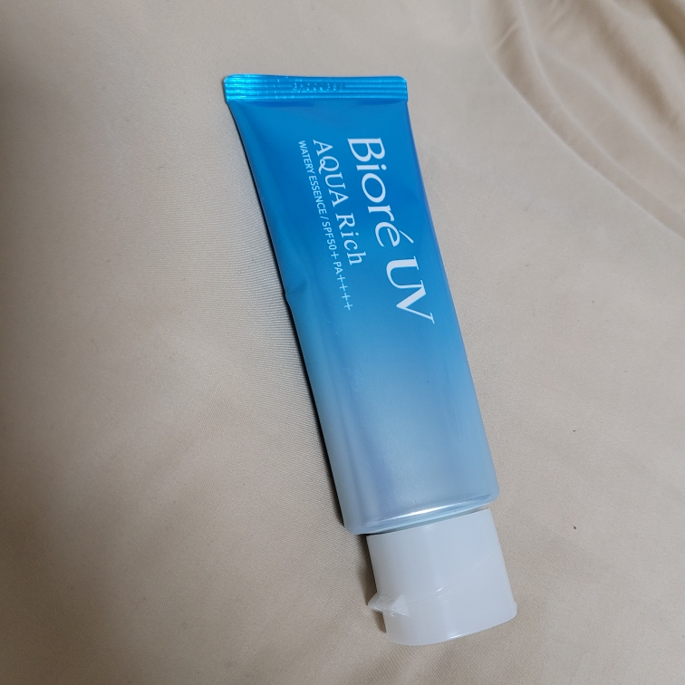 UVアクアリッチウォーターリーエッセンス [SPF50+/PA++++]のリアルなユーザー写真