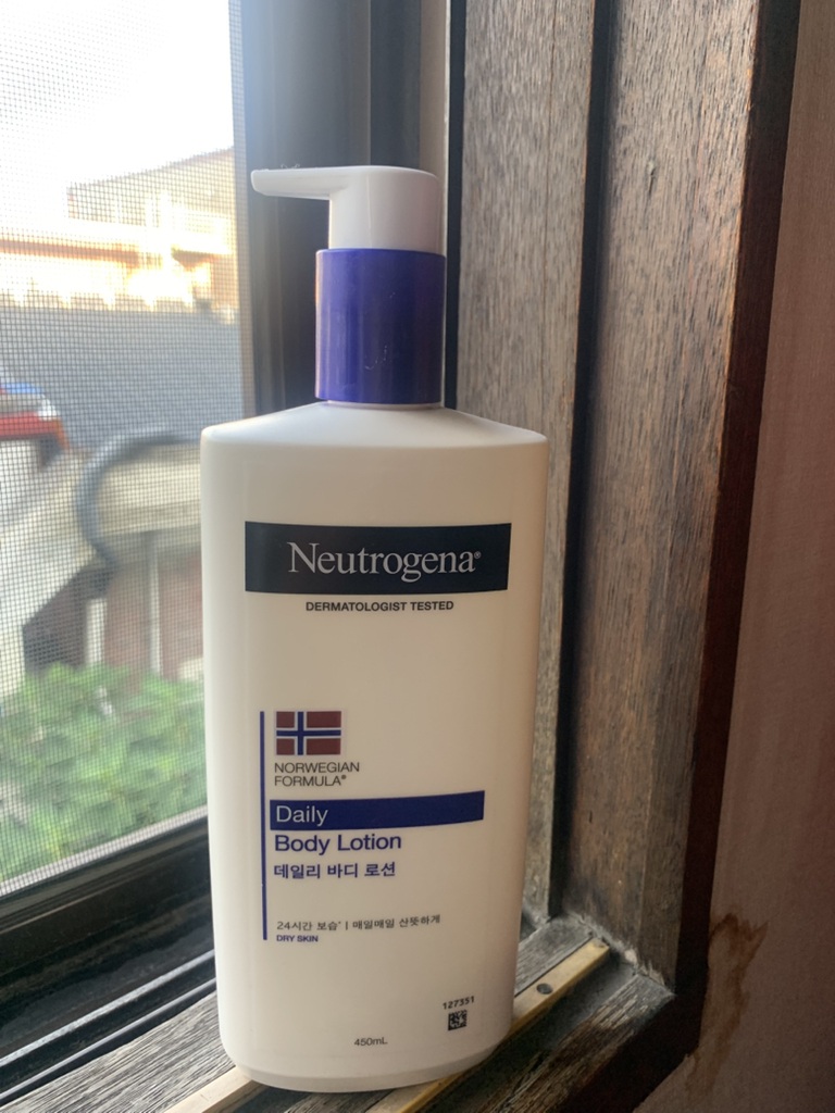 Neutrogena 日常身体乳液 common.review image