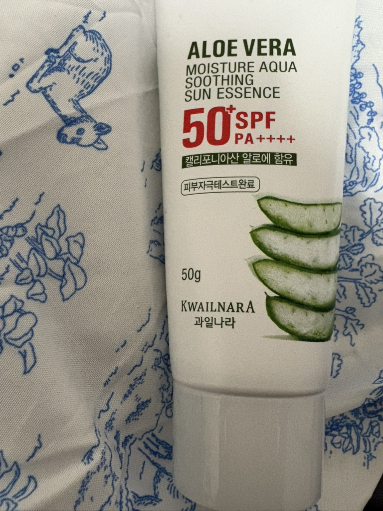 芦荟水润舒缓防晒精华[SPF50+/PA++++]的真实用户使用照片