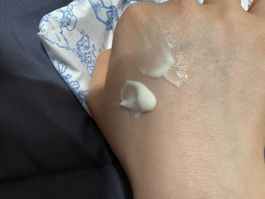 芦荟水润舒缓防晒精华[SPF50+/PA++++]的真实用户使用照片