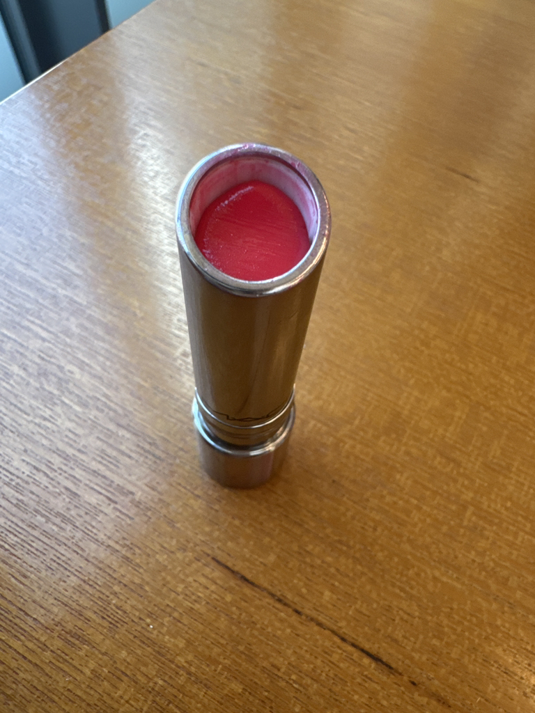 맥 (MAC) 글로우 플레이 텐더토크 립 밤 [서브] review image