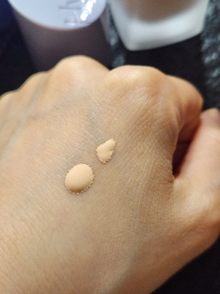 루나 (LUNA) 하이퍼 플루이드 파운데이션 [SPF30/PA++] [01 바닐라] review image