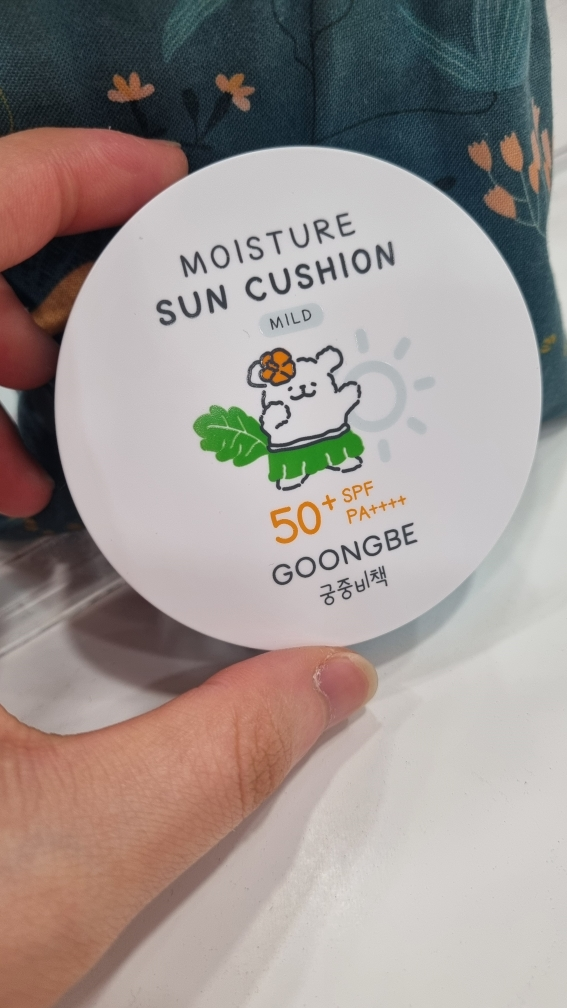 궁중비책 (GOONGBE) 몰티즈 에디션 모이스처 선쿠션 마일드 [SPF50+/PA++++] review image