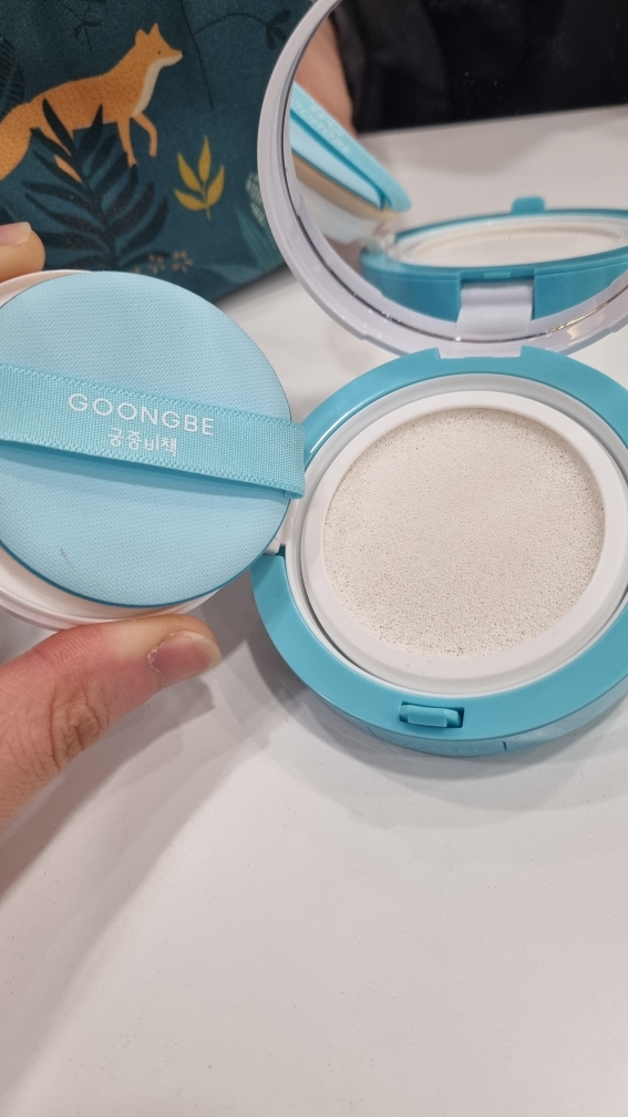 궁중비책 (GOONGBE) 몰티즈 에디션 모이스처 선쿠션 마일드 [SPF50+/PA++++] review image
