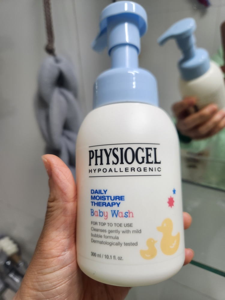 피지오겔 (PHYSIOGEL) DMT 베이비 탑투토 워시 review image