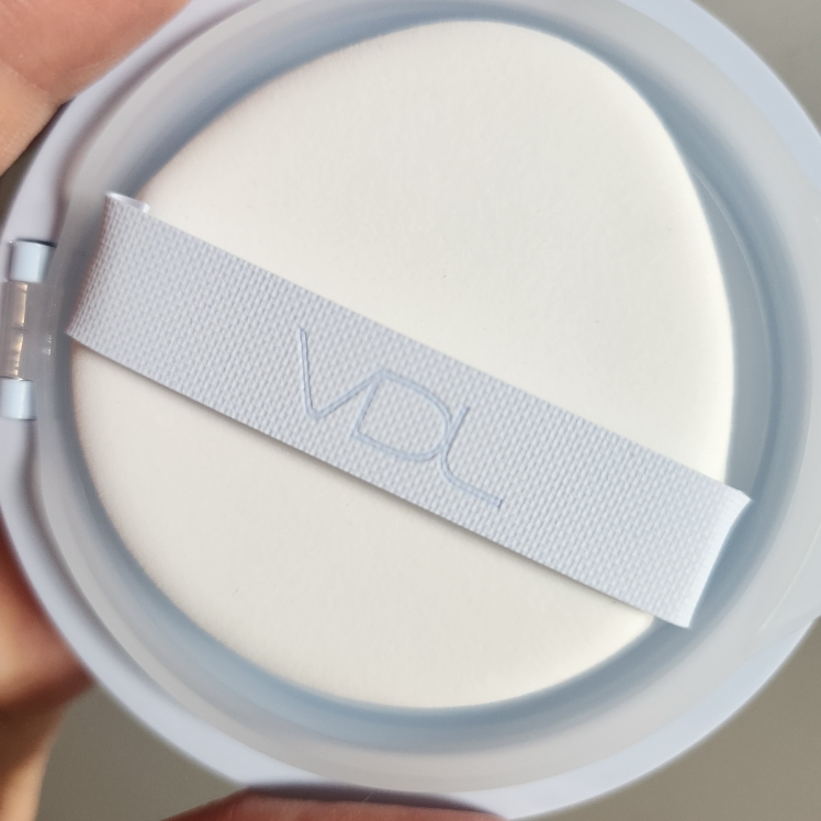 VDL (브이디엘) 톤스테인 컬러 코렉팅 쿠션 [SPF50+/PA+++] [세레니티] review image