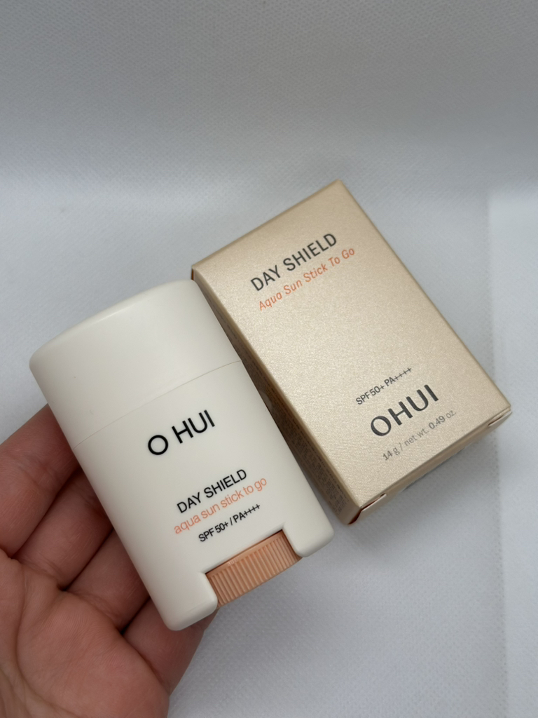 오휘 (OHUI) 데이쉴드 아쿠아 선스틱 투 고 [SPF50+/PA++++] review image