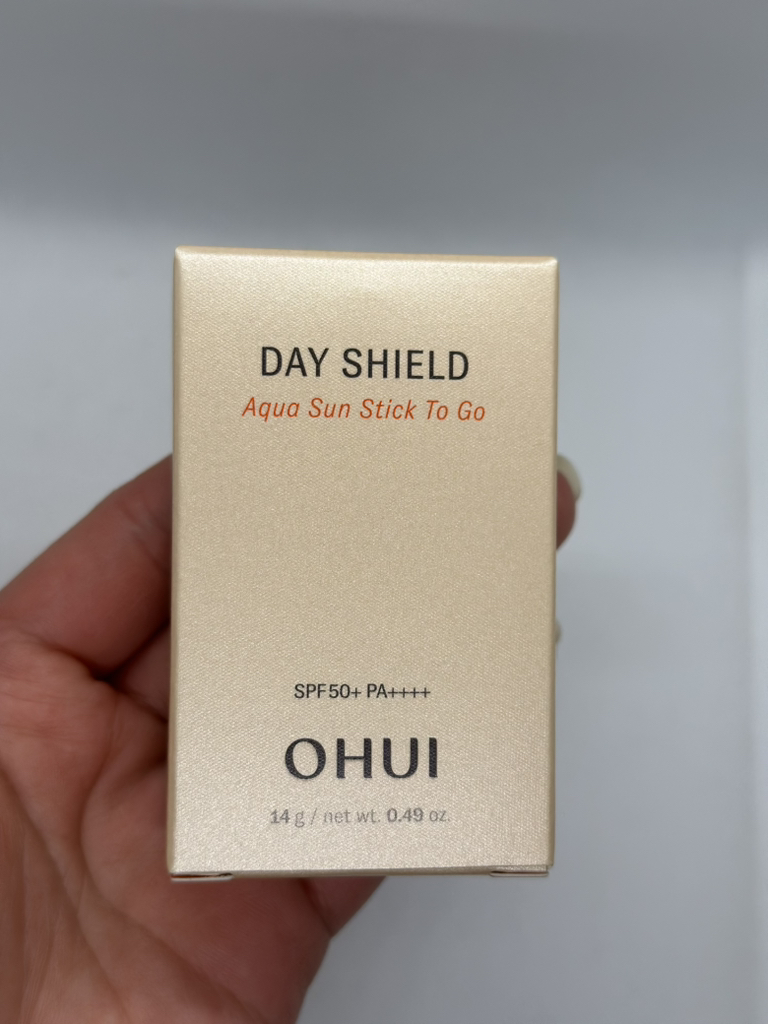 오휘 (OHUI) 데이쉴드 아쿠아 선스틱 투 고 [SPF50+/PA++++] review image