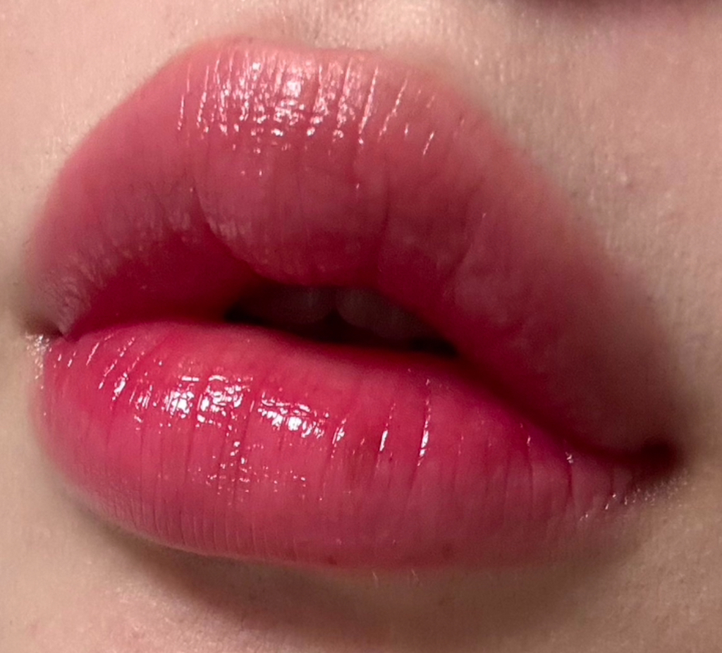 Couture 唇膏釉【4 号好时樱桃味的真实用户使用照片