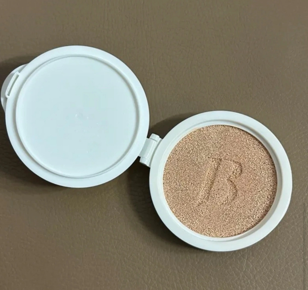 Real user review photo of Covericious Ultimate White Cushion Moisture [SPF50+/PA+++] [19 Light]