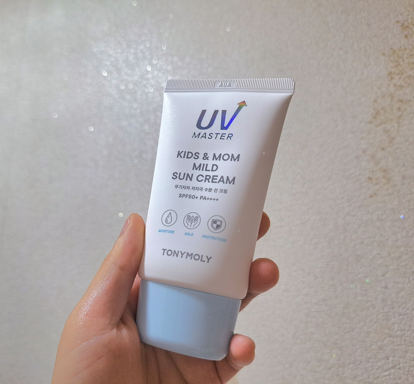 토니모리 (TONYMOLY) 유브이 마스터 키즈앤맘 무기자차 마일드 선크림 [SPF50+/PA++++] review image