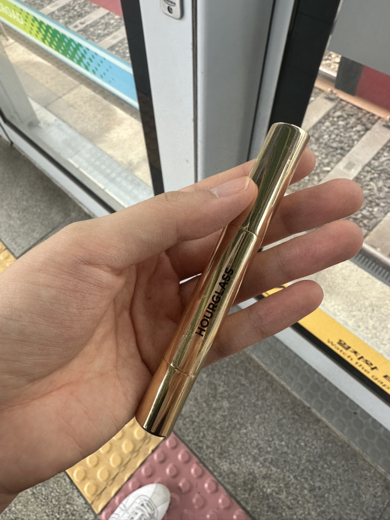 HOURGLASS PHANTOM VOLUMIZING GLOSSY BALM [120 DESIRE] review image