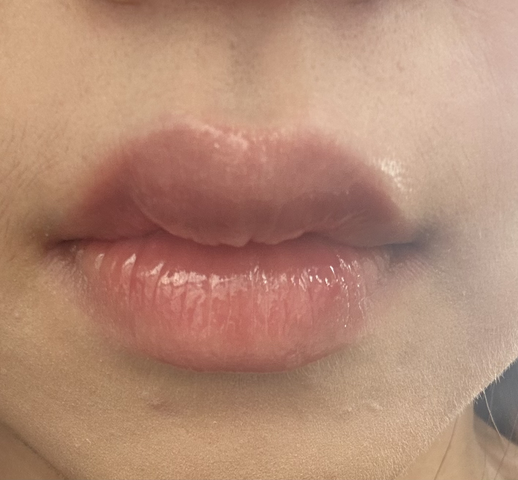 HOURGLASS PHANTOM VOLUMIZING GLOSSY BALM [120 DESIRE] review image