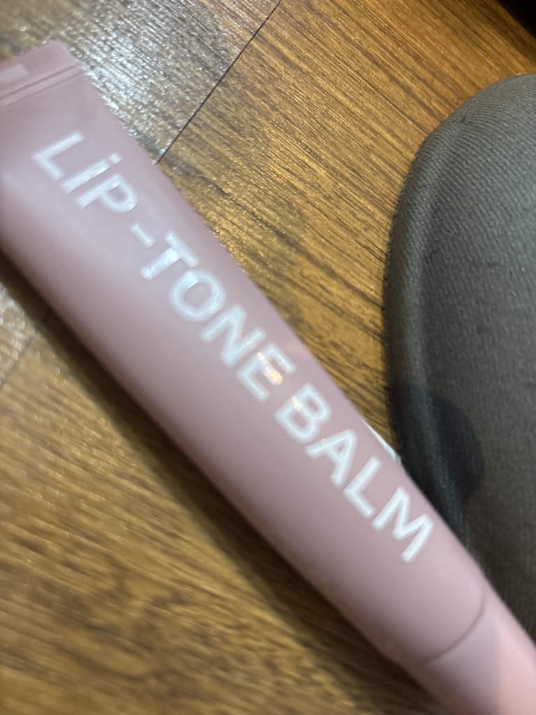 이솔 (2SOL) 립 - 톤 밤 review image