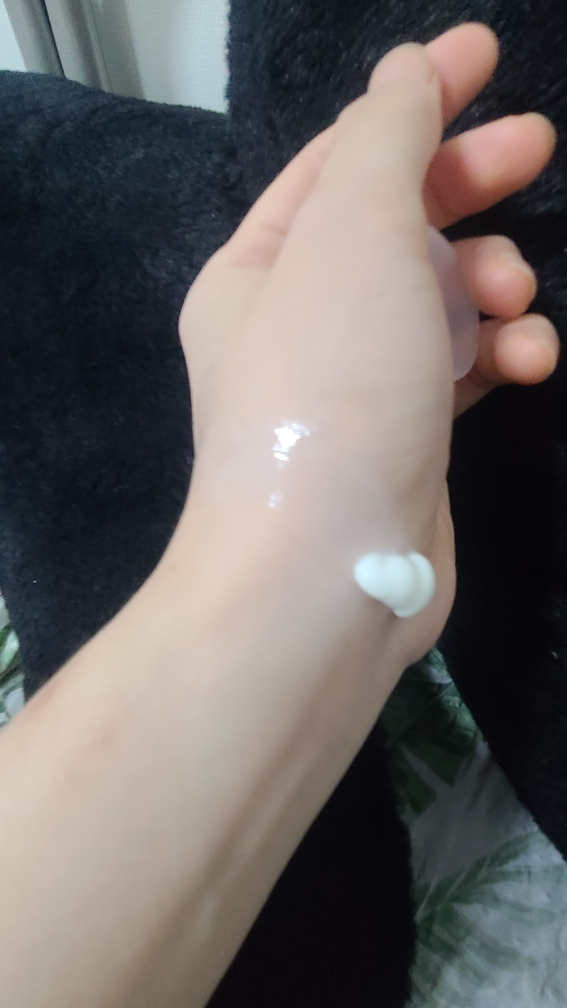 芦荟水润舒缓防晒精华[SPF50+/PA++++]的真实用户使用照片