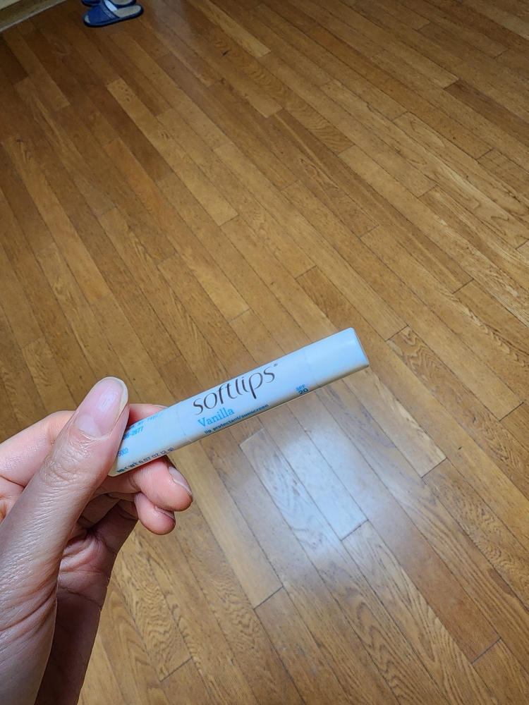 멘소래담 (MENTHOLATUM) 소프트립스 립밤 [SPF20] [바닐라] review image