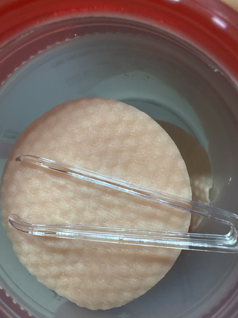 medicube RED SUCCINIC ACID PEELING PAD review image