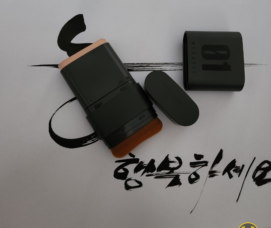 조성아TM (chosungahTM) 메가 핏 스틱 파운데이션 [SPF50+/PA++++] [00 포슬린] review image