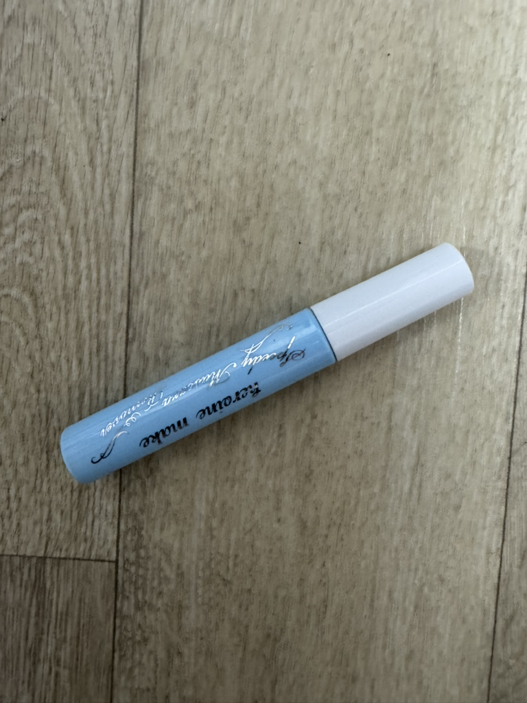 Real user review photo of HEROINE MAKE SPEEDY MASCARA REMOVER