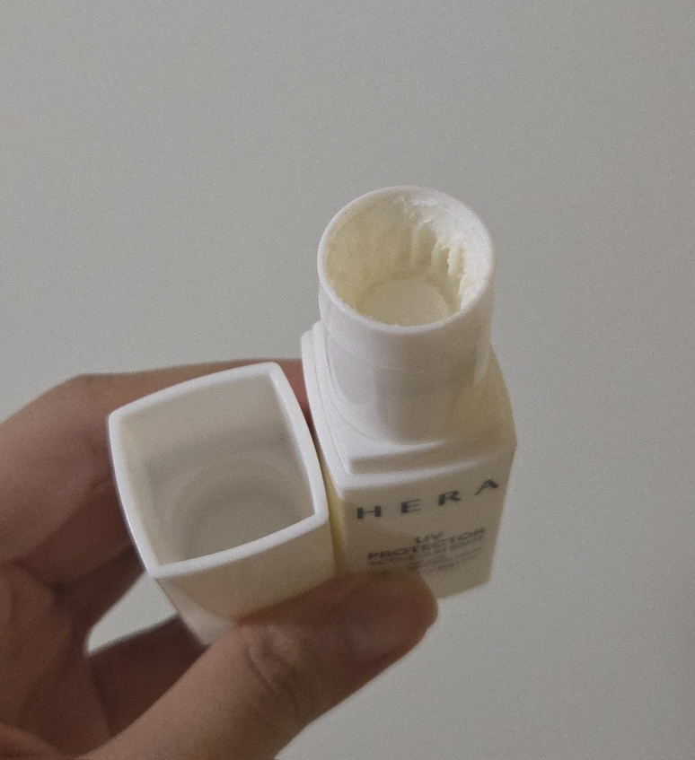 헤라 (HERA) UV 프로텍터 액티브 선 밤 [SPF50+/PA++++] review image
