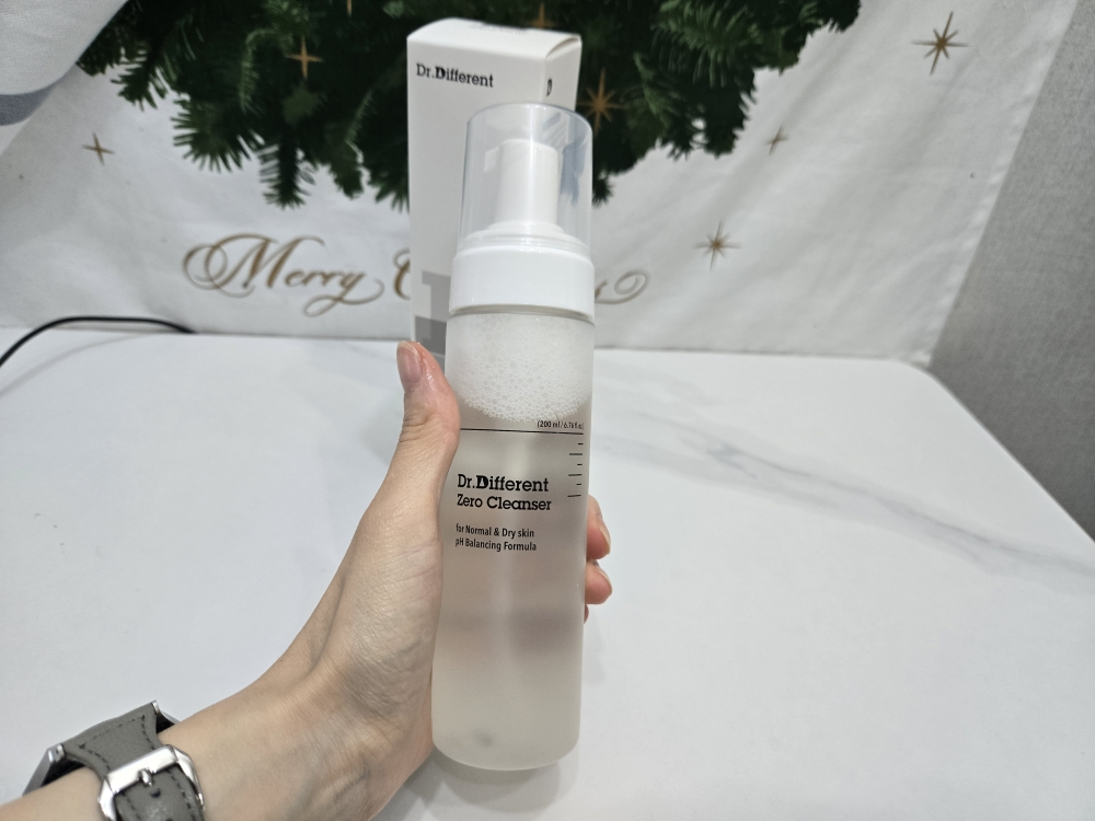 Dr.Different 零毛孔洁面乳 [中性] common.review image