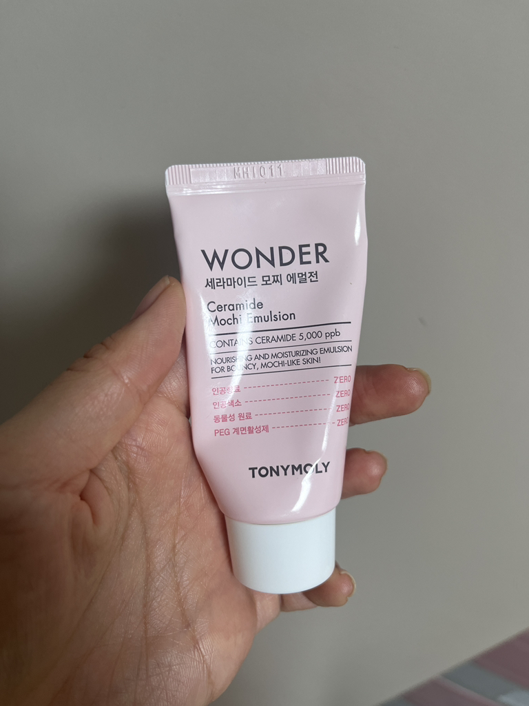 토니모리 (TONYMOLY) 원더 세라마이드 모찌 에멀전 review image