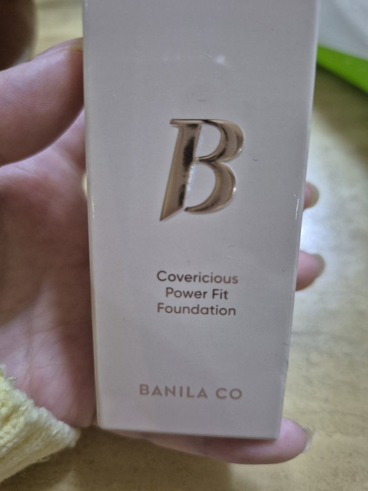 覆盖力强大的美肤粉底液 [SPF45/PA++] [19 浅色]的真实用户使用照片