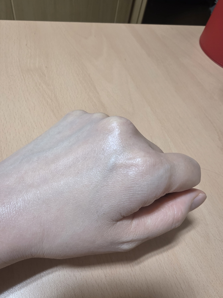 프레비츠 (FREBITS) 논코메도 네츄럴 톤업 선 [SPF50+/PA++++] review image