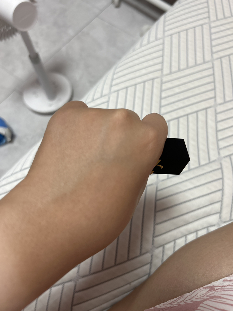 伊夫圣罗兰 墨水晕染染唇膏[216粉红统治] common.review image