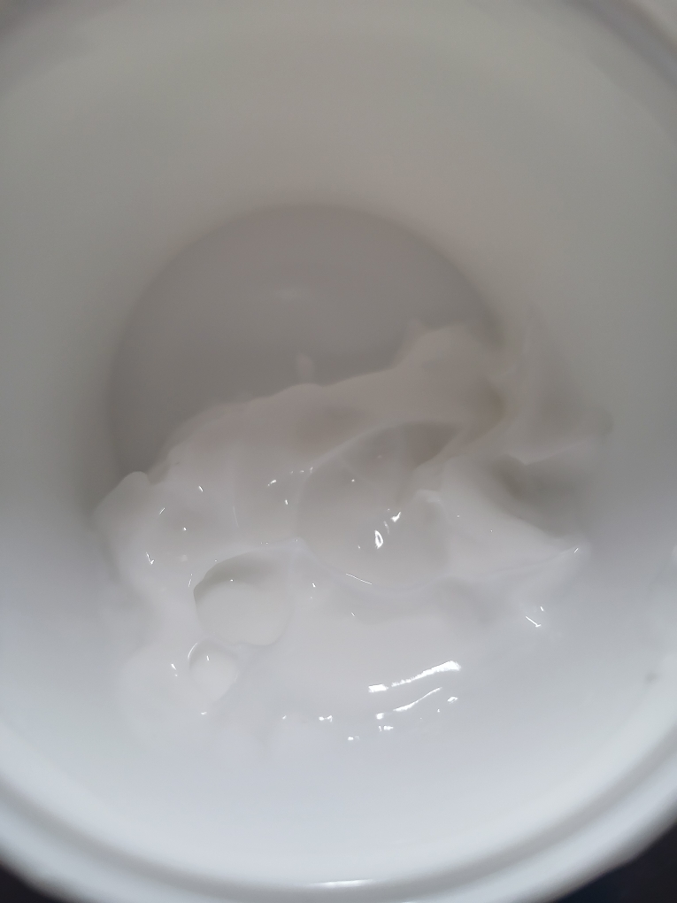 睡眠时必须涂抹的乳霜的真实用户使用照片
