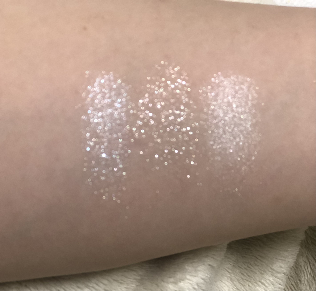 스틸라 (stila) 헤븐스 듀 올 오버 실버 레이크 review image