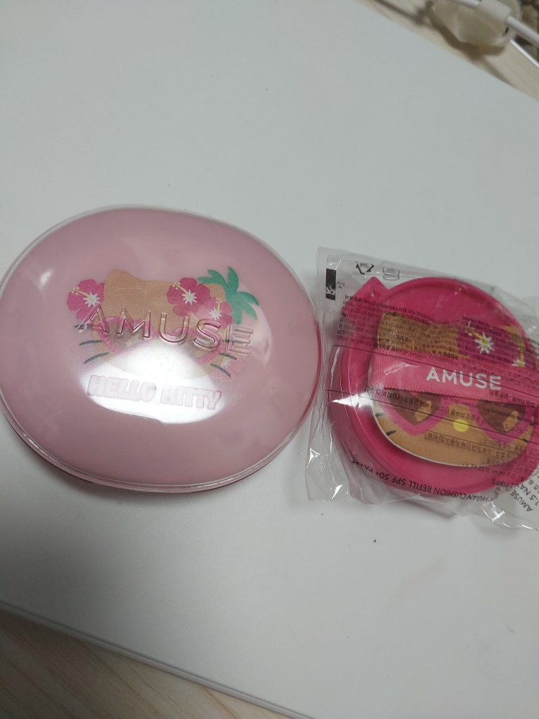 AMUSE TANNING HELLO KITTY EDITION DEW POWER VEGAN CUSHION [SPF50+/PA++++] [1.5 NATURAL] review image