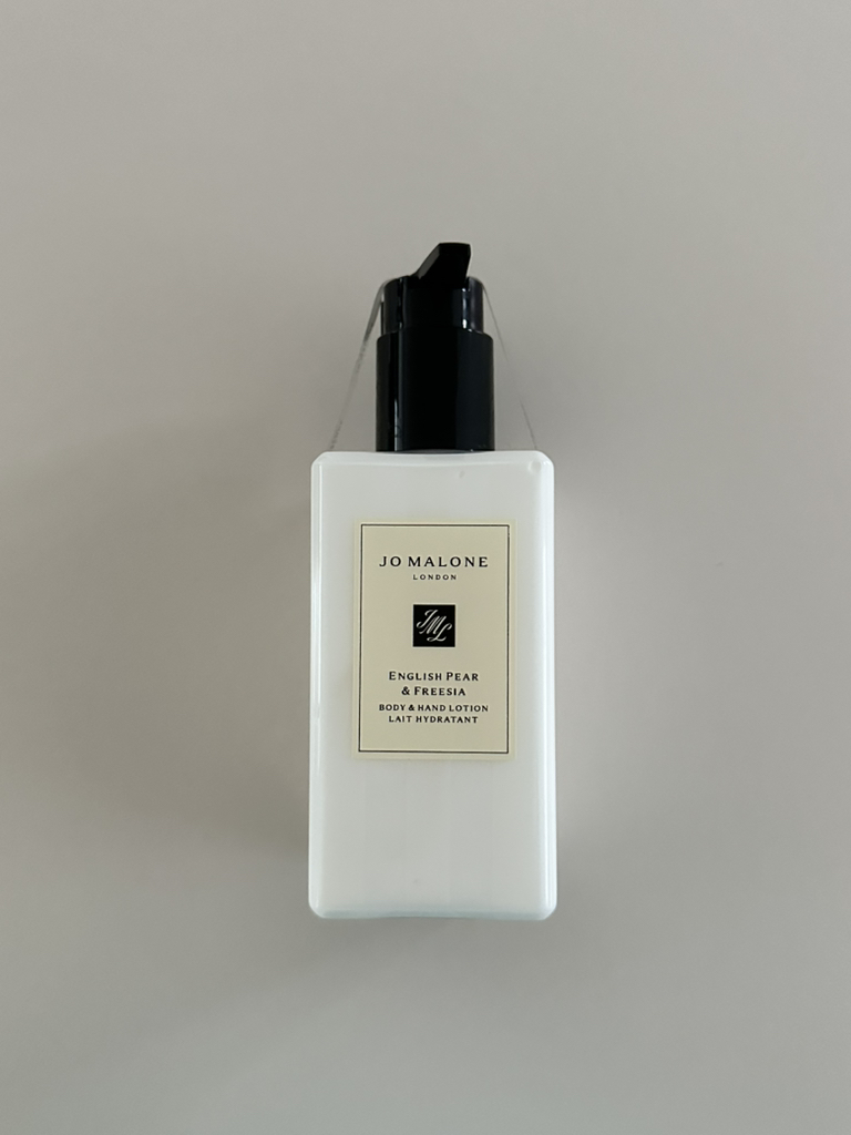 조말론 (JOMALONE) 바디 앤 핸드 로션 [잉글리쉬페어앤프리지아] review image