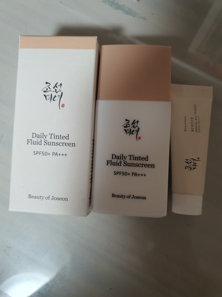 조선미녀 (BeautyofJoseon) 데일리 틴티드 선세럼 [SPF50+/PA+++] [LN110] review image