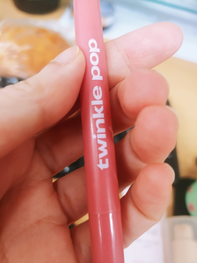 트윙클팝 (TWINKLEPOP) 오버 립 펜슬 [01 쿨핑크] review image
