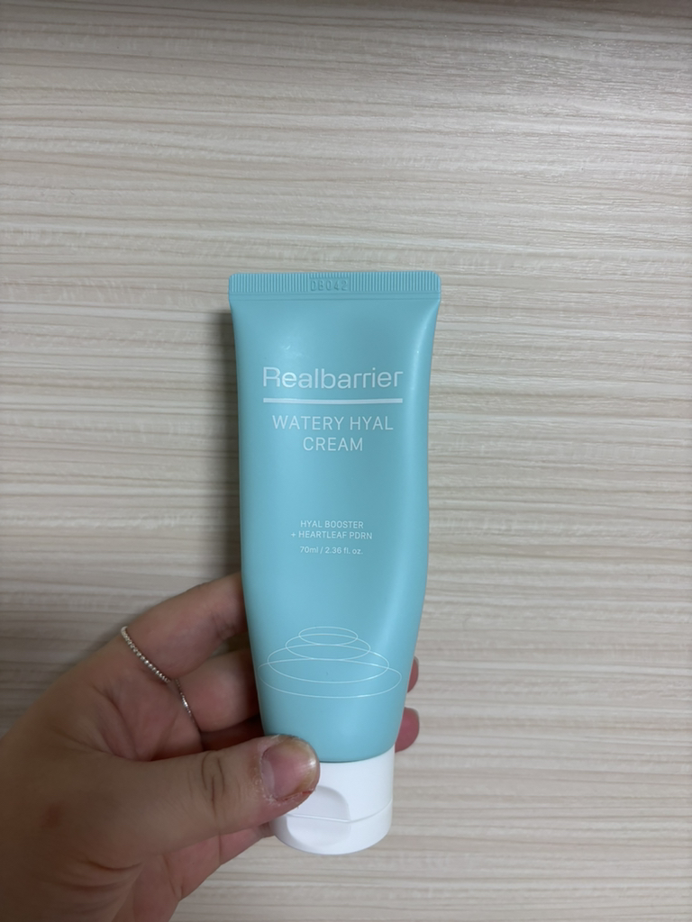 리얼베리어 (RealBarrier) 워터리 히알 크림 review image
