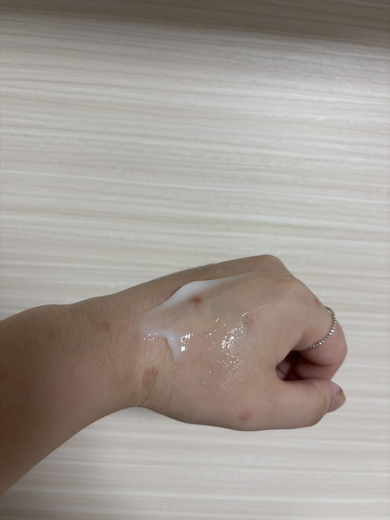 리얼베리어 (RealBarrier) 워터리 히알 크림 review image