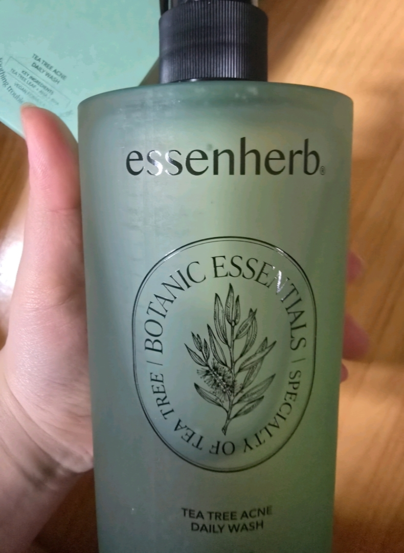 essenHERB 茶树深层洁净洗发露 common.review image