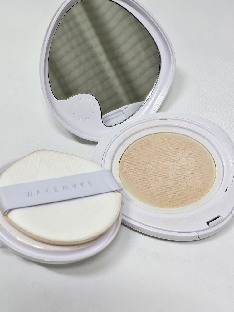 웨이크메이크 (wakemake) 워터 글로우 코팅 쿠션 [SPF50+/PA++++] [21 바닐라] review image
